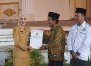 Secara Simbolis, Bupati Serahkan Bantuan Hibah kepada 12. 526 Penyelenggara Pendidikan Keagamaan