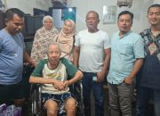 Kakek Kusmono dapat Bantuan Kursi Roda dari Peradi SAI Purwokerto