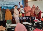 Bupati Berikan Bantuan Beras dan Minyak Goreng kepada 108 Orang Warga Banyutowo, Ini yang Disampaikan