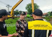 Sedimentasi Sungai Kendal Dikeruk, Semoga Kota Kendal ‘Terbebas’ dari Kebanjiran