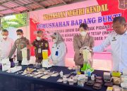 Kejari Kendal Musnahkan Barang Bukti dari Total 41 Perkara