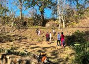 Ratusan Warga dan TNI Menjaga Gotong Royong Bersihkan  Obyek Wisata Bukit Taruwongso