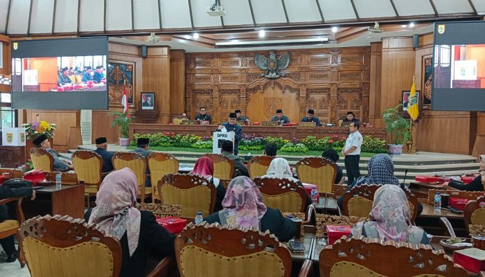 Mahanni Yulindha Menjadi Wakil Bupati Terpilih  Setelah Raih Dukungan Mutlak dari 49 Anggota DPRD