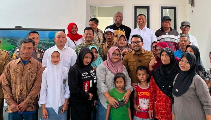 Kodim 0810/Nganjuk Bersama PT Dua Naga Lakukan Bedah Rumah dan Perbaikan Fasilitas Umum