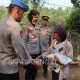 Kapolres Kendal Salurkan 150 Kg Beras kepada  30 KK di Gempolsewu