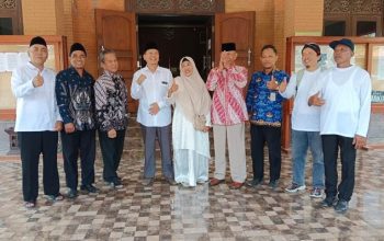Dikirab Ratusan Warga Jalan Kaki, Moch Samrodin Daftar Cakades Gentan