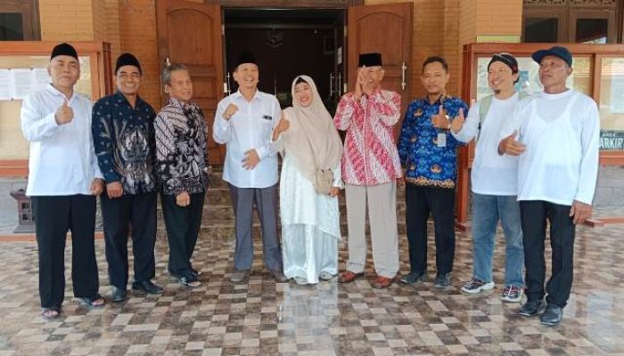 Dikirab Ratusan Warga Jalan Kaki, Moch Samrodin Daftar Cakades Gentan